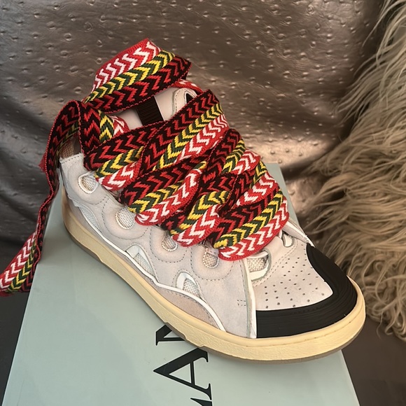 $650 Brand new AUTHENTIC LANVIN Leather Curb Sneaker...Size 5 in original box! - Picture 4 of 6